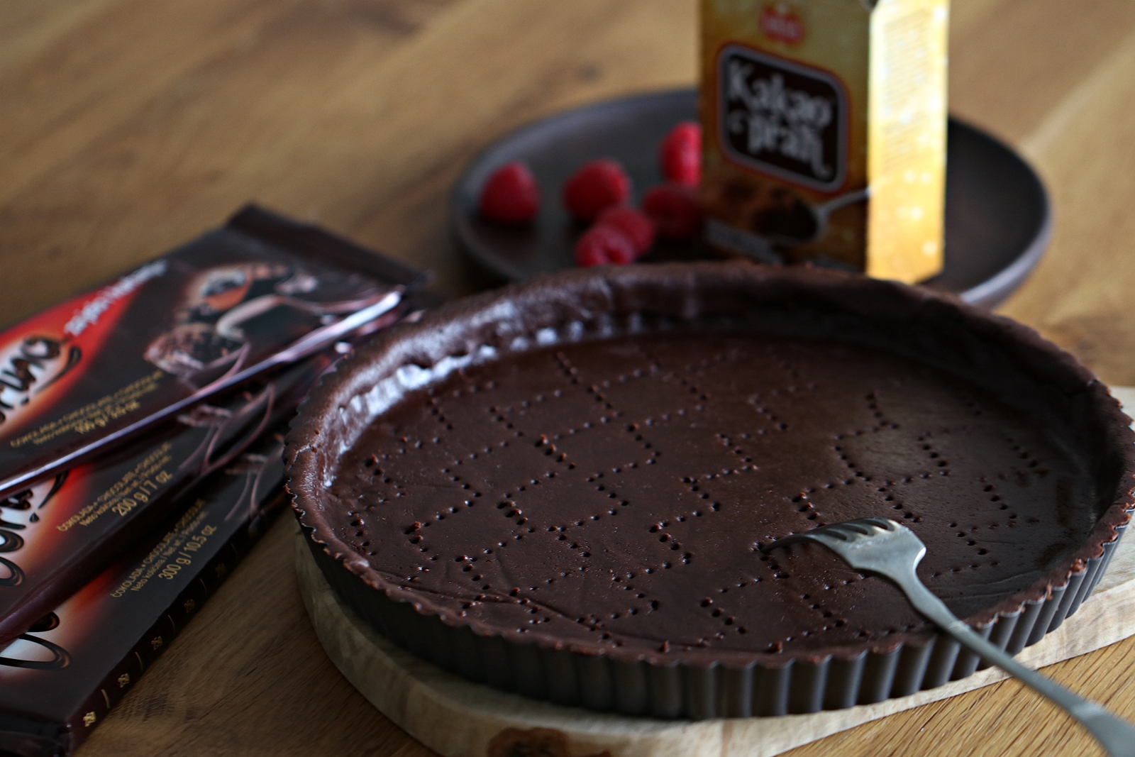 Čokoladni tart s malinama