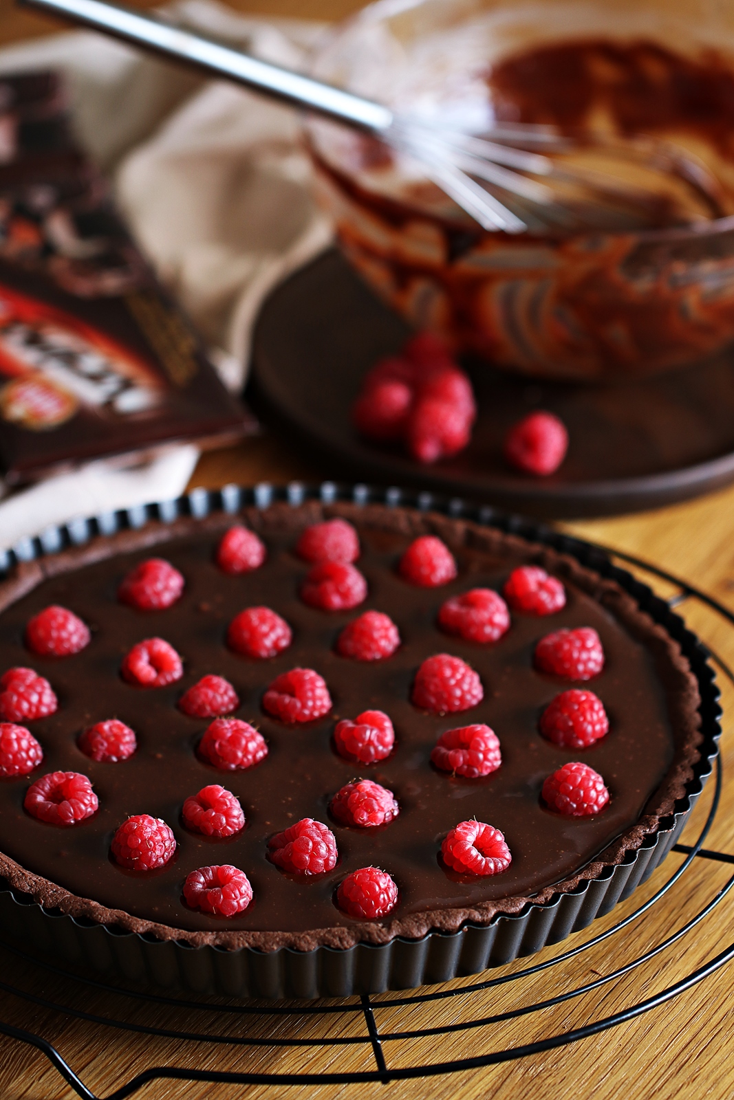 Čokoladni tart s malinama