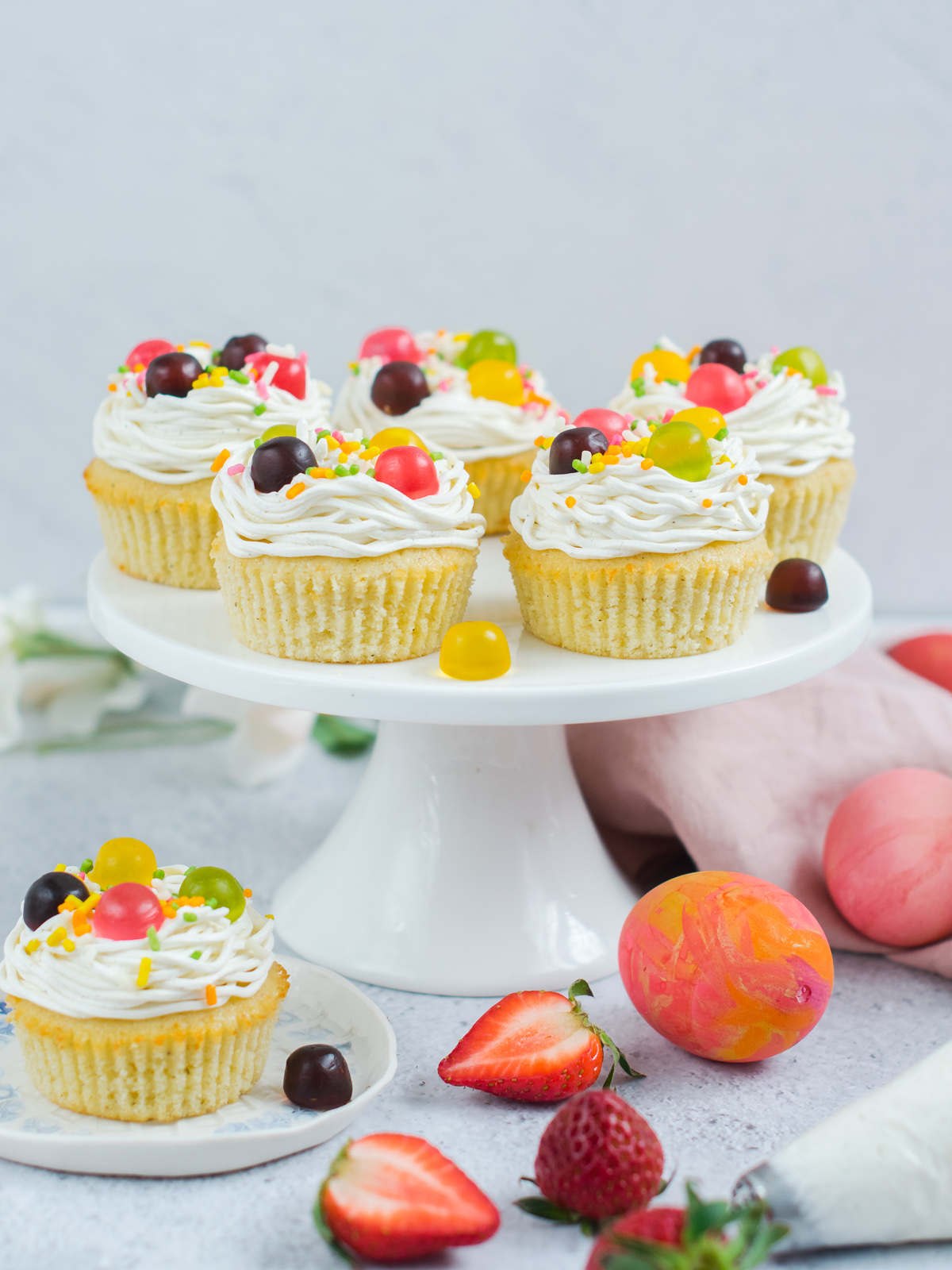 Cupcakes s jagodama i Ki-Ki čarobnim jajima