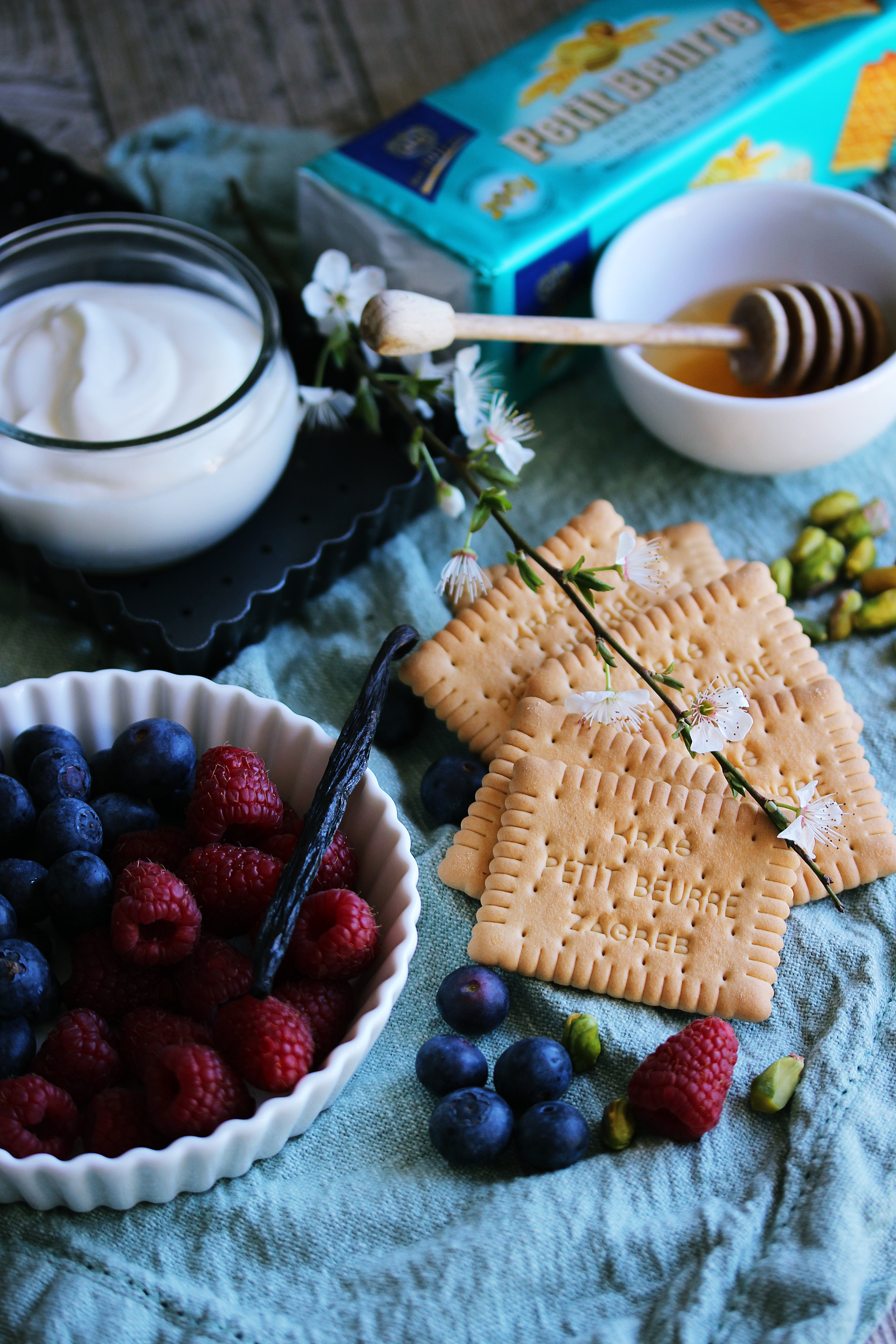 Tart s panna cottom i voćem