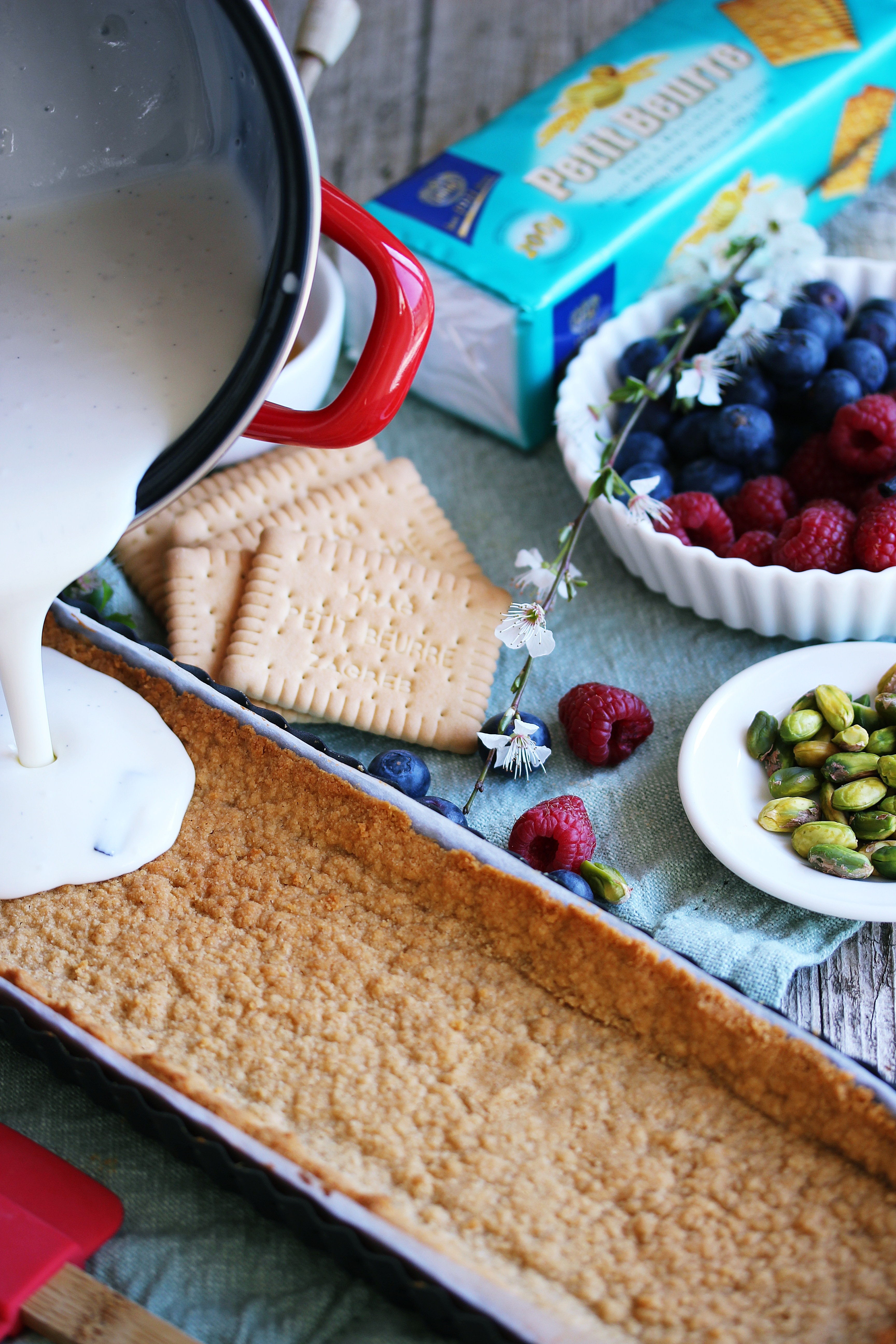 Tart s panna cottom i voćem